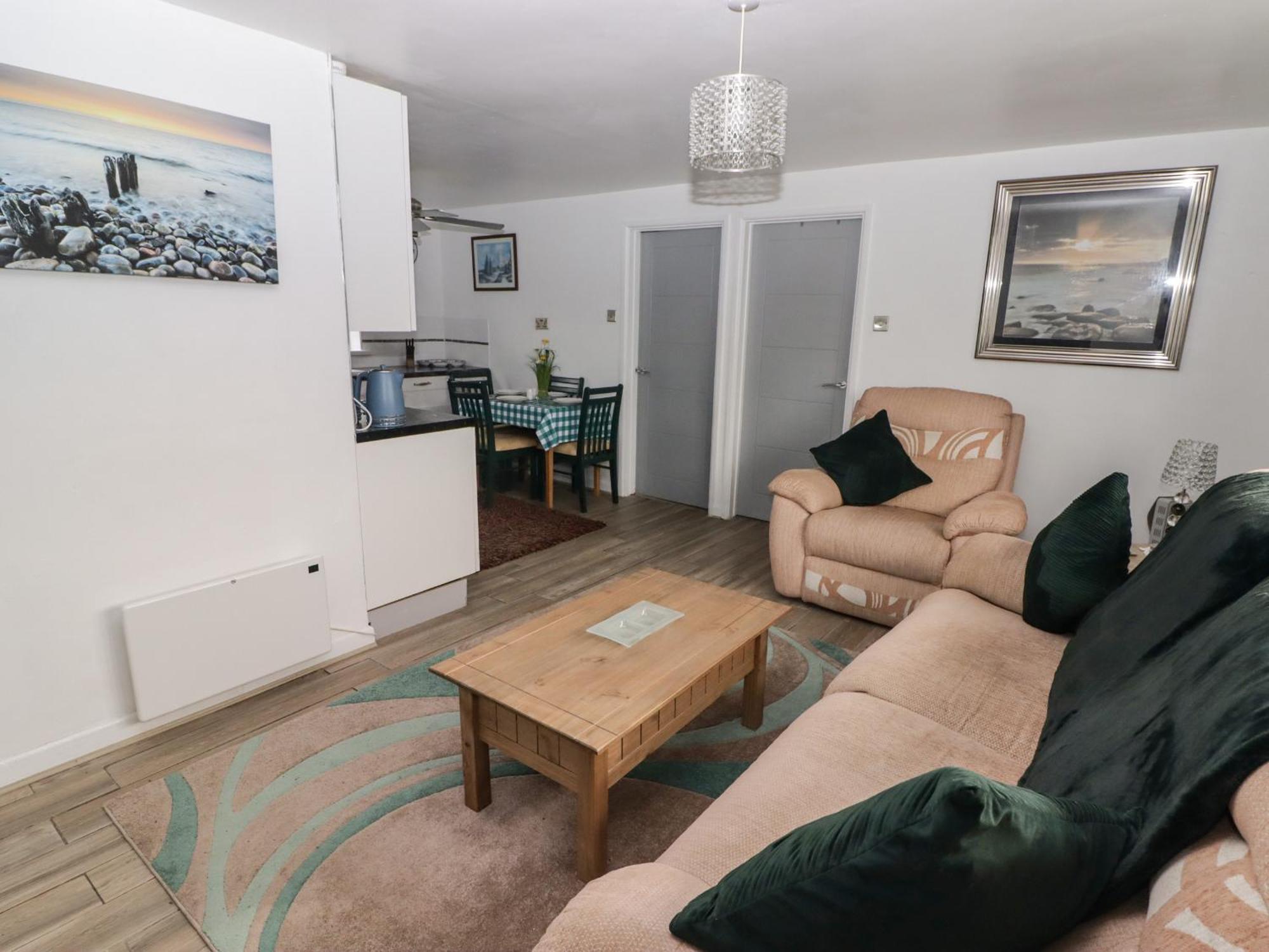 13 Gower Holiday Village Swansea Exterior foto