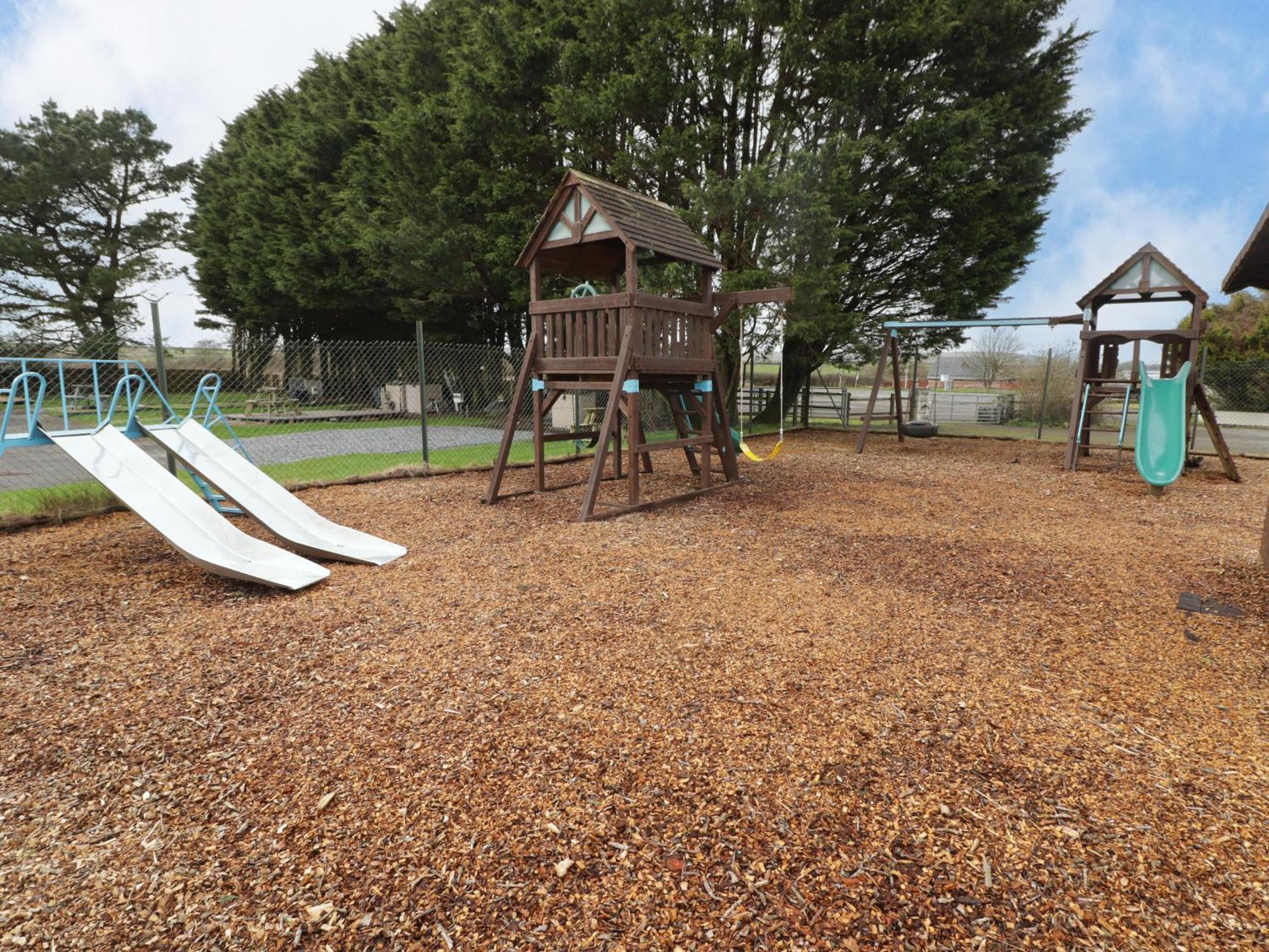13 Gower Holiday Village Swansea Exterior foto